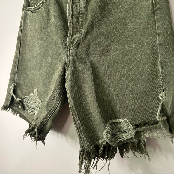 Free People We The Free Makai Dark Green Distressed Cut Off Shorts - Picture 4 of 6
